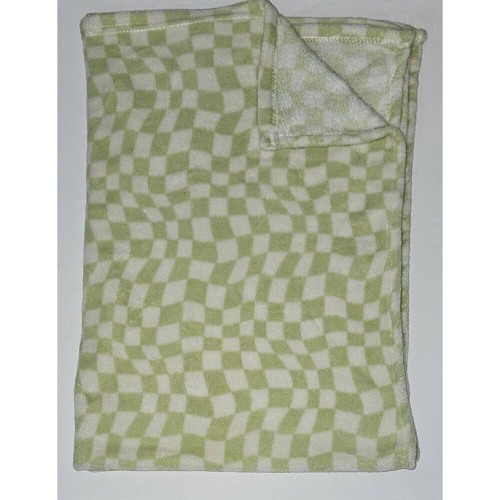 Green White Wavy Checked Plaid Fleece Blanket Throw 35" x 50" Soft
